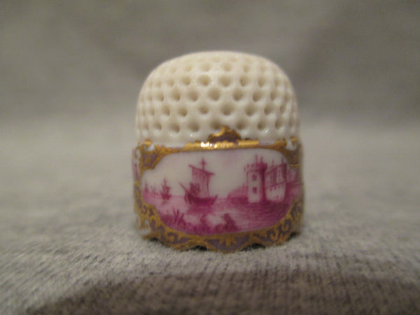 Meissen Thimble with kauffahrtei Scenes.