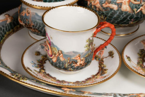 Tête-à-tête en porcelaine de Meissen de style Capodimonte dans un étui de voyage