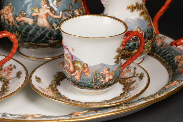 Tête-à-tête en porcelaine de Meissen de style Capodimonte dans un étui de voyage