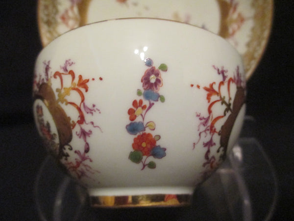 Bol à thé et soucoupe Meissen Chinoiserie 1735. 