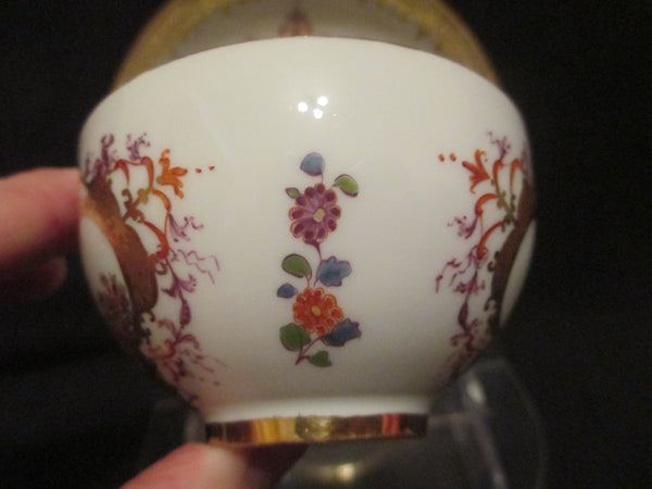 Meissen Chinoiserie Teeschale und Untertasse 1735. 