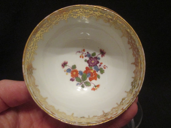 Bol à thé et soucoupe Meissen Chinoiserie 1735. 