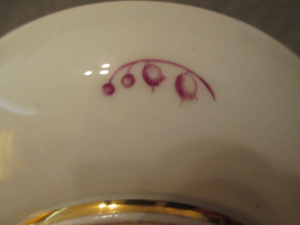 Meissen Scenic Tea Bowl & Saucer 1750.