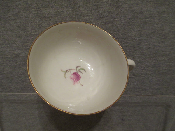 Tasse à thé florale dorée Meissen (No 1) années 1770