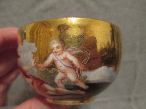 Meissen Gilt Putti Scene Cup Années 1700