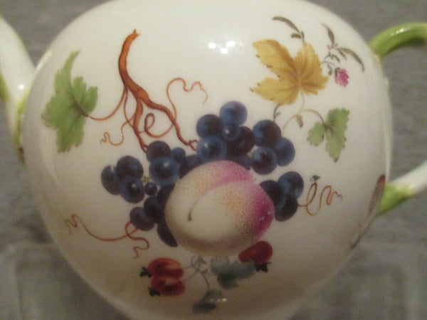 Théière à Fruits et Fleurs En Porcelaine De Meissen, Période Académique 1763-74