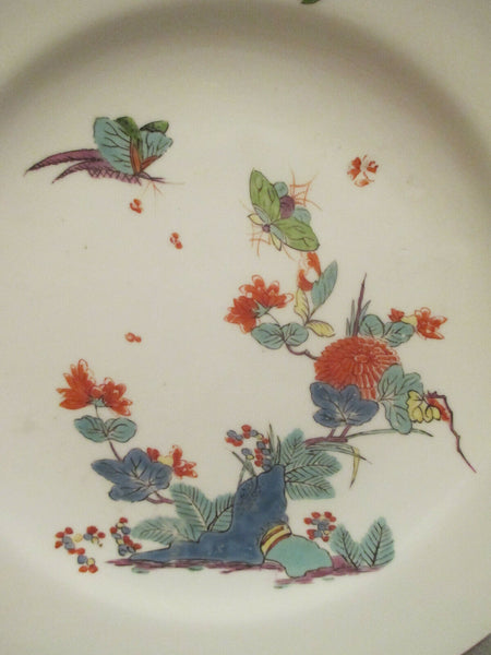 Meissener Kakiemon-Essteller aus Porzellan mit Schmetterlingen, 1735 