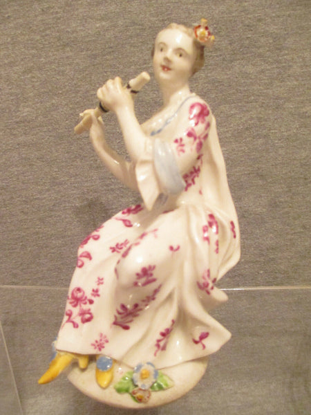 Eine Bogenporzellanfigur eines Flötenspielers um 1760