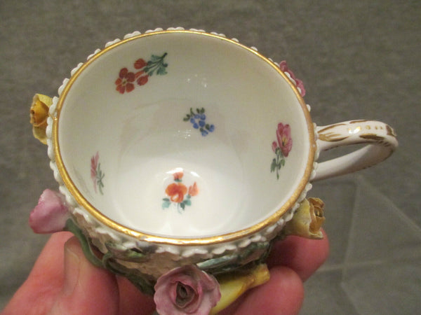 Meissen Porcelain Schneeballen Lidded Cup & Saucer. 19th C