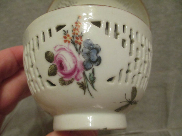 Doppelwandige Teeschale und Untertasse aus chinesischem Porzellan mit Londoner Dekor, 1765 