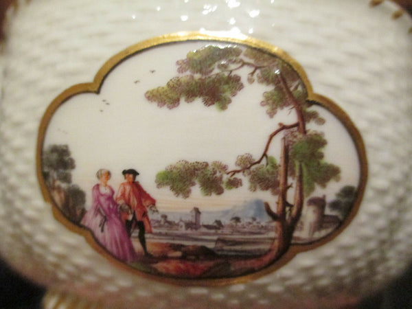 Soupière et Plateau Moulé Scénique Ozier En Porcelaine De Meissen 1740