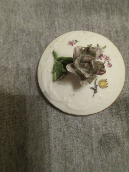 Théière à fruits et fleurs en porcelaine de Meissen Début des années 1700 Drehers Mark