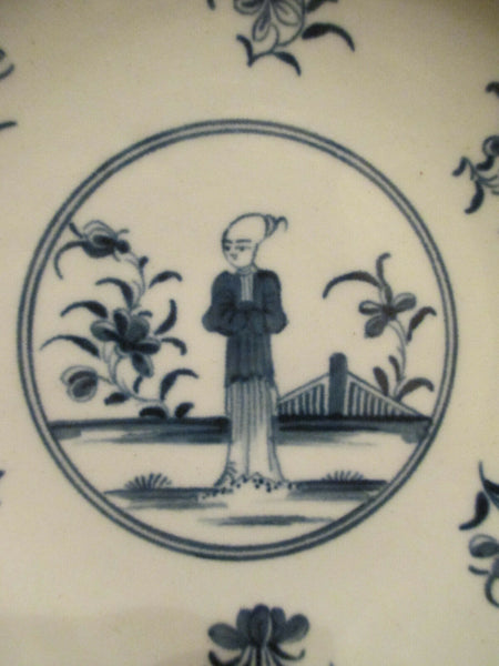 Bol à thé et soucoupe chinois antique Worcester du XVIIIe siècle en attente. 1760.