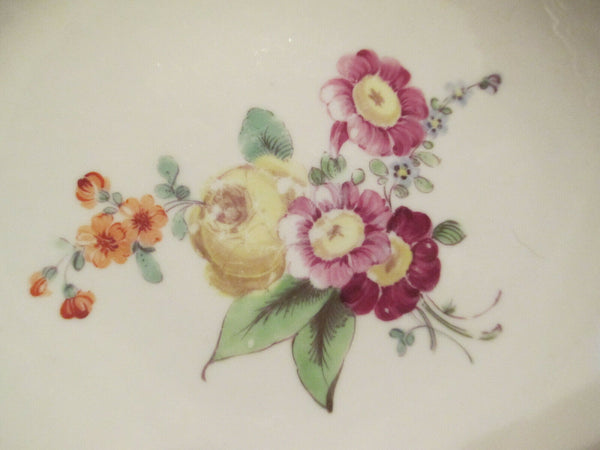 Den Haag, Tasse florale et soucoupe en porcelaine de La Haye années 1780