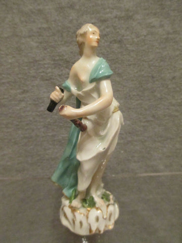 Figure d'Astronomie en Porcelaine de Meissen, Uranie. 18ème siècle.