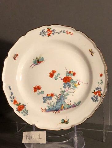 Meissener Kakiemon-Teller aus Porzellan mit Schmetterlingen, 1735 (Nr. 1) 