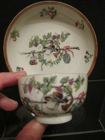 Chinesische Porzellan-Tasse und Untertasse mit Wappenmotiv aus den Niederlanden, 1777 - 1778. SEHR SELTEN