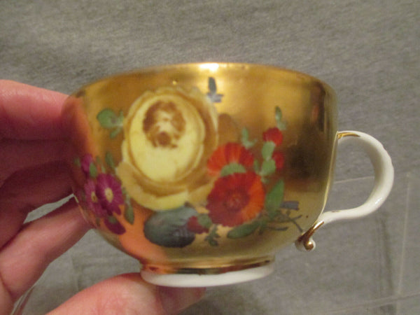 Tasse à thé et soucoupe florale dorée Meissen, années 1770 