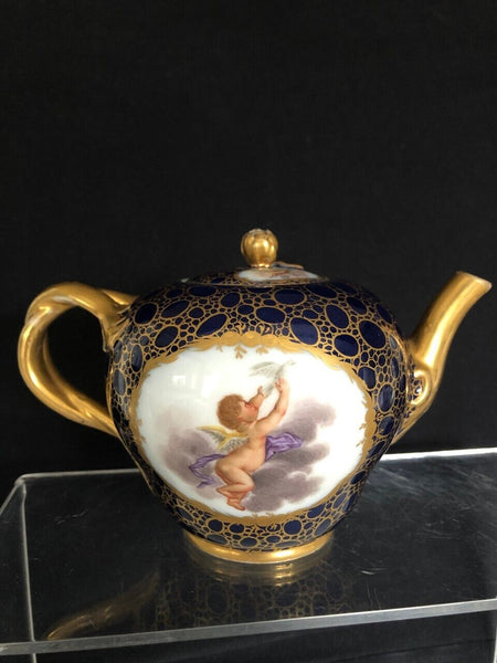 Théière en porcelaine de Meissen bleu cobalt et doré avec putti, Marcolini 1774 - 1813 