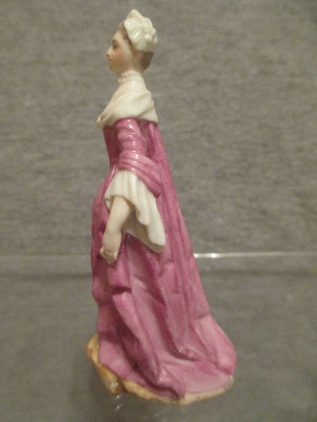Figure féminine en porcelaine de Höchst vers 1765