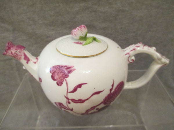 Meissen Porcelain, Puce Kakiemon Teapot 1735