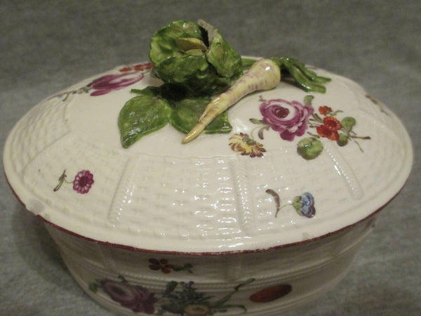 Soupière florale en porcelaine de Ludwigsburg des années 1700