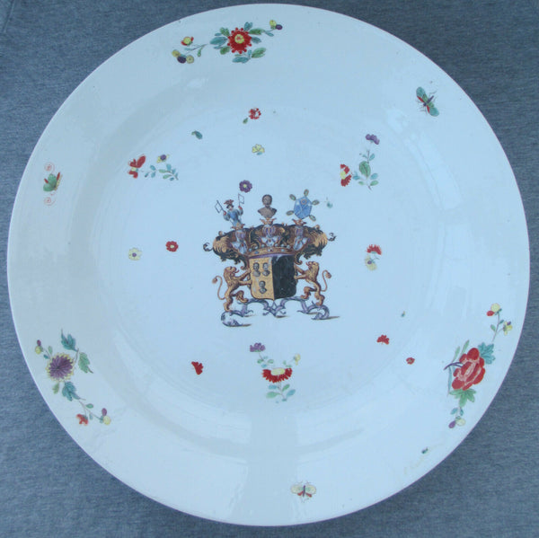 Plat en porcelaine de Meissen, armoiries du comte von Seydewitz vers 1735