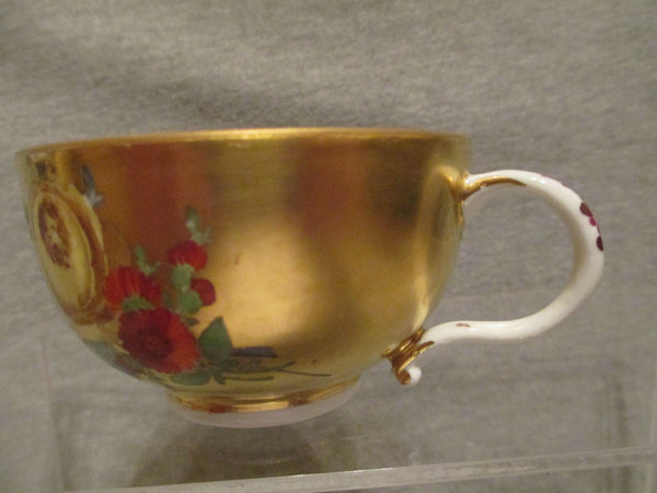 Tasse à thé et soucoupe florale dorée Meissen, années 1770 