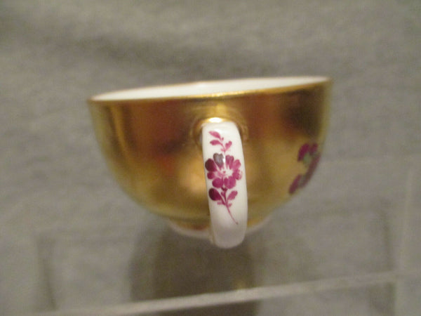 Tasse à thé et soucoupe florale dorée Meissen, années 1770 