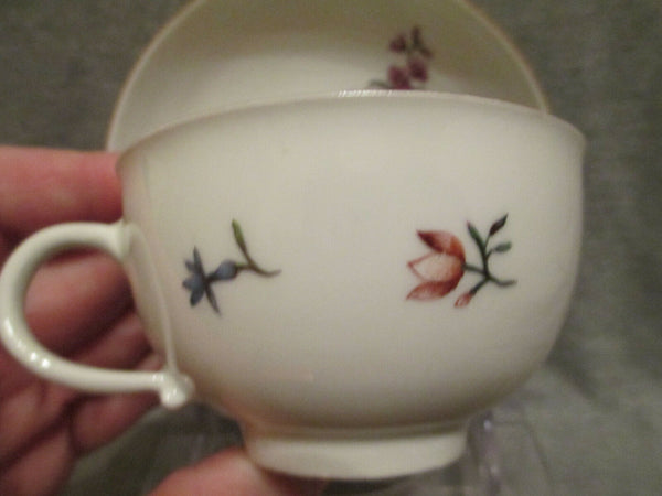 Tasse à fleurs et soucoupe en porcelaine de Meissen gravée sur bois 1ère classe, 1740