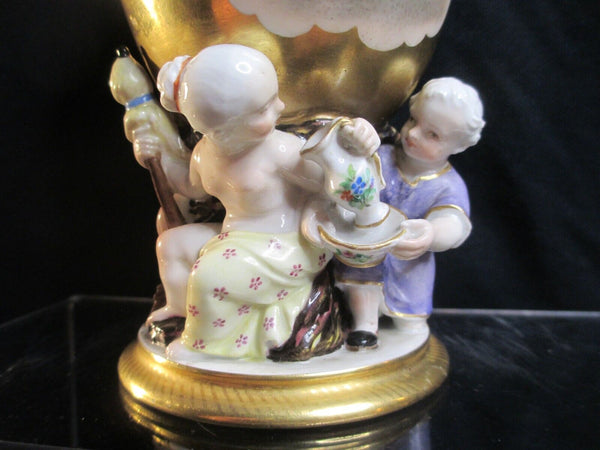Gobelet doré en porcelaine KPM Berlin avec Putti (No1) 19ème siècle 