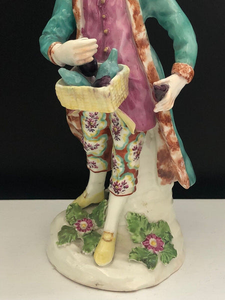 Une figure en porcelaine de Derby représentant un colporteur juif 1765