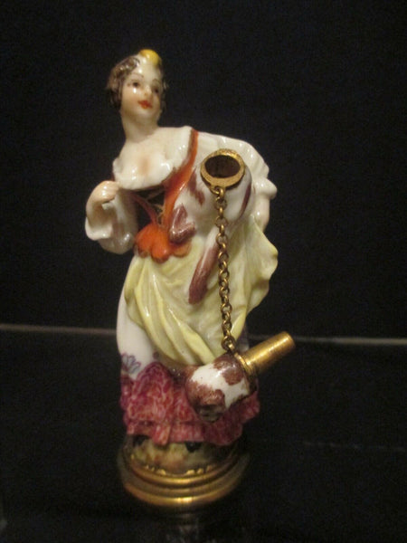 Flacon à Parfum en Porcelaine de Meissen représentant une Femme et un Chien 19ème