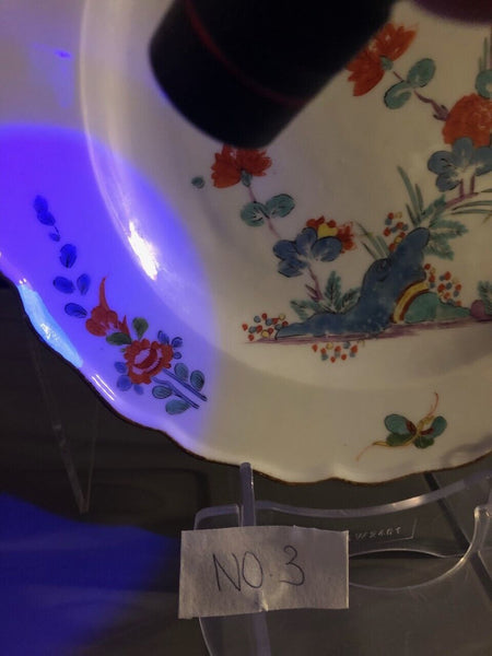 Meissener Kakiemon-Teller aus Porzellan mit Schmetterlingen, 1735 (Nr. 3) 