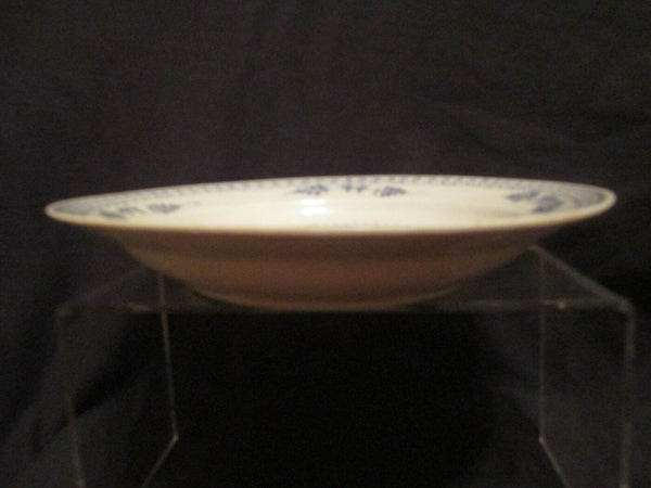 Assiette creuse à motif roche et oiseau en porcelaine de Kassel extrêmement rare 1770 (1)