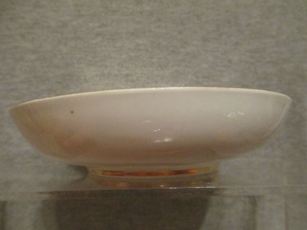 Soucoupe scène de camp de soldats en porcelaine de Meissen, vers 1740. 