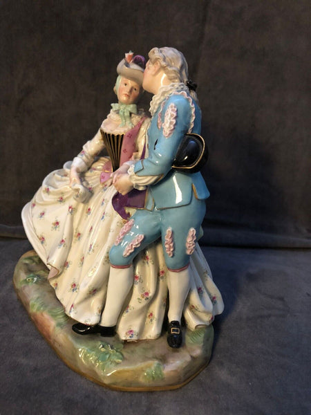 GROUPE DE FIGURINES EN PORCELAINE DE MEISSEN D'UN GALANT ET COMPAGNON. 19ème siècle 