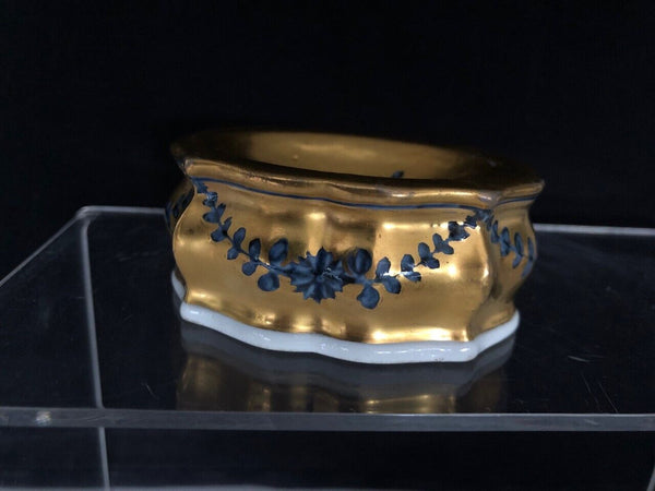 Sel Ouvert En Porcelaine De Meissen Doré époque Marcolini 1774 - 1814 