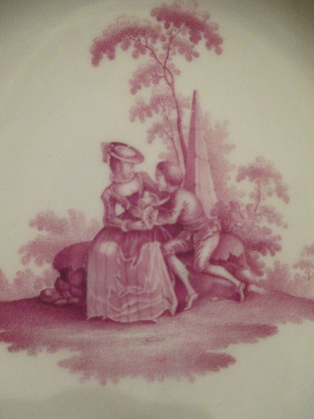 Porcelaine de Meissen, tasse à thé et soucoupe Scenic Puce. 1760