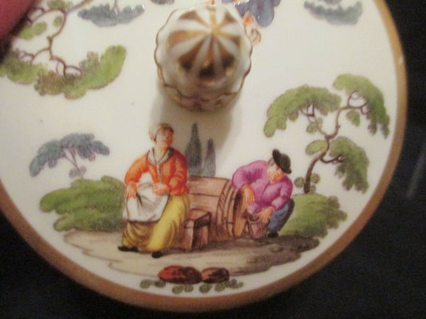 Sucrier à couvercle scène Tenniers en porcelaine de Meissen 