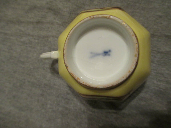 Meissen Gelbe achteckige Teetasse, 1735 