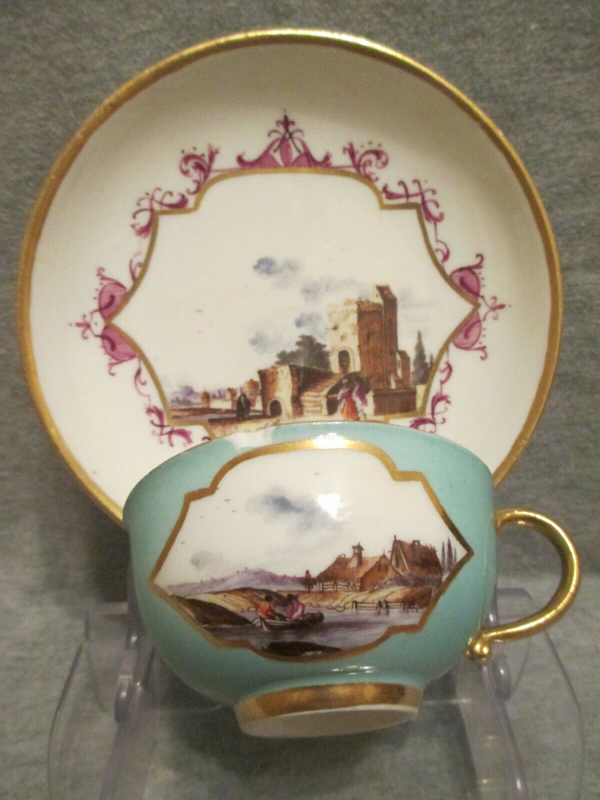 Tasse à thé et soucoupe Kauffahrtei en porcelaine de Meissen. 1730 (n°7)