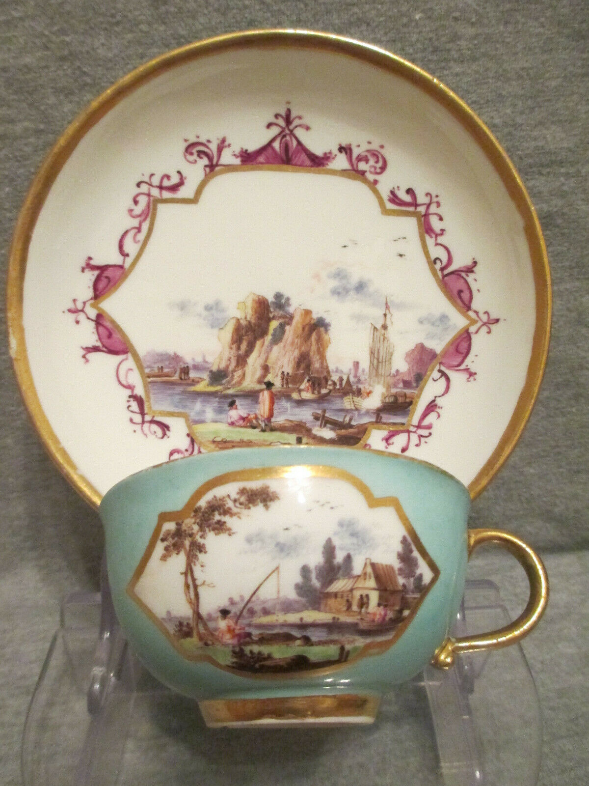 Tasse à thé et soucoupe Kauffahrtei en porcelaine de Meissen. 1730 (n°3)