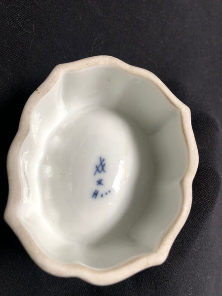 Meissen Porcelain Gilt Open Salt Marcolini Period 1774 - 1814
