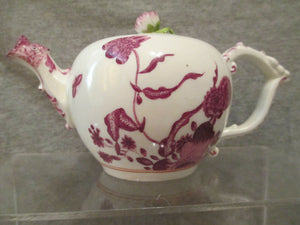 Meissen Porcelain, Puce Kakiemon Teapot 1735