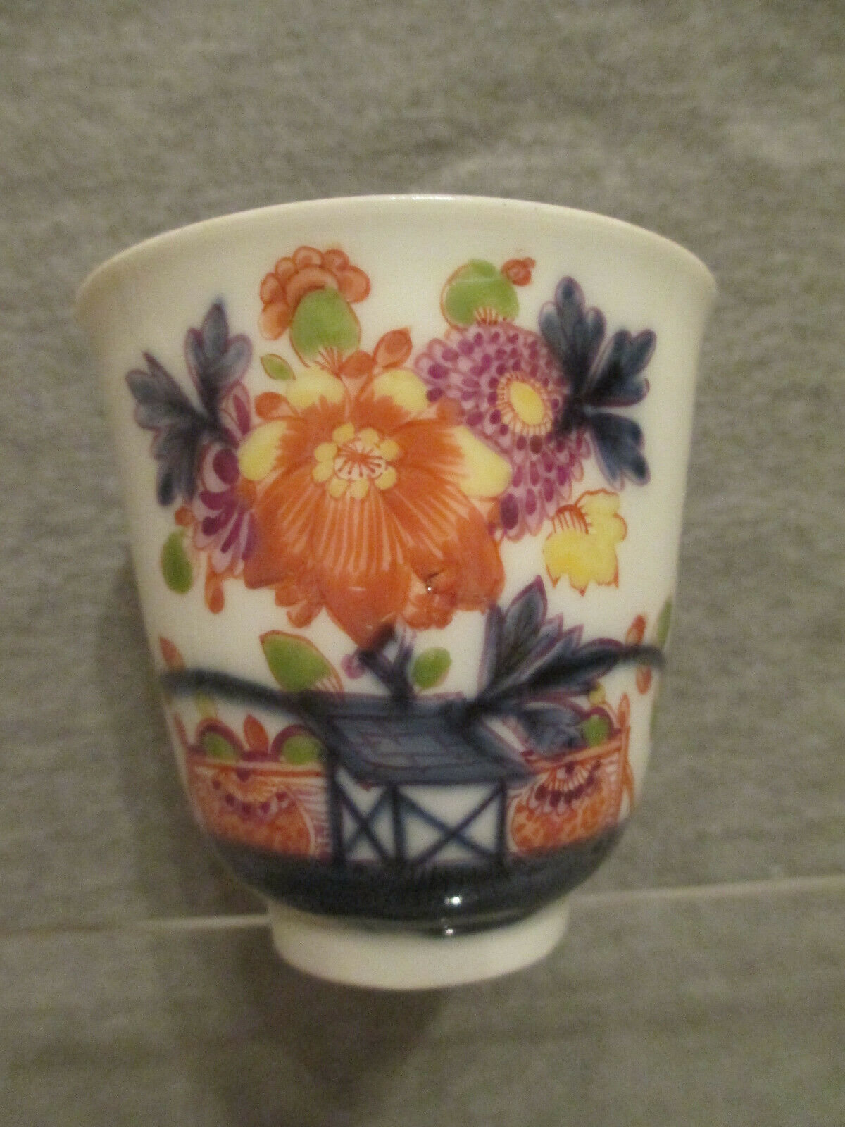 Meissen Porcelain Tischchenmuster Beaker Early 1700's...... (No 1)