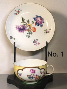 Tasse et soucoupe florale à fond jaune en porcelaine de Meissen 1740 #1