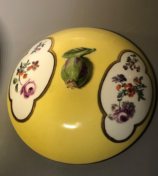 Sucrier à Couvercle Floral Fond Jaune En Porcelaine De Meissen 1740 