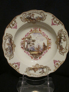 Assiette creuse panoramique en porcelaine de Meissen 1740 