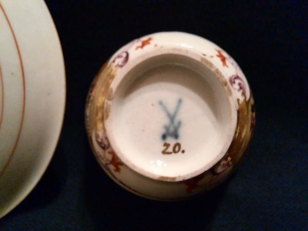 Bol à thé et soucoupe en porcelaine de Meissen avec scènes de chinoiserie 1725 - 1730